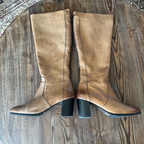 Arnold Churgin TallStylish Tan Heeled Boots Size 40 - Picture 2 of 9